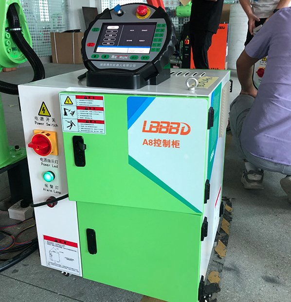 簡單介紹焊接機(jī)器人控制系統(tǒng)